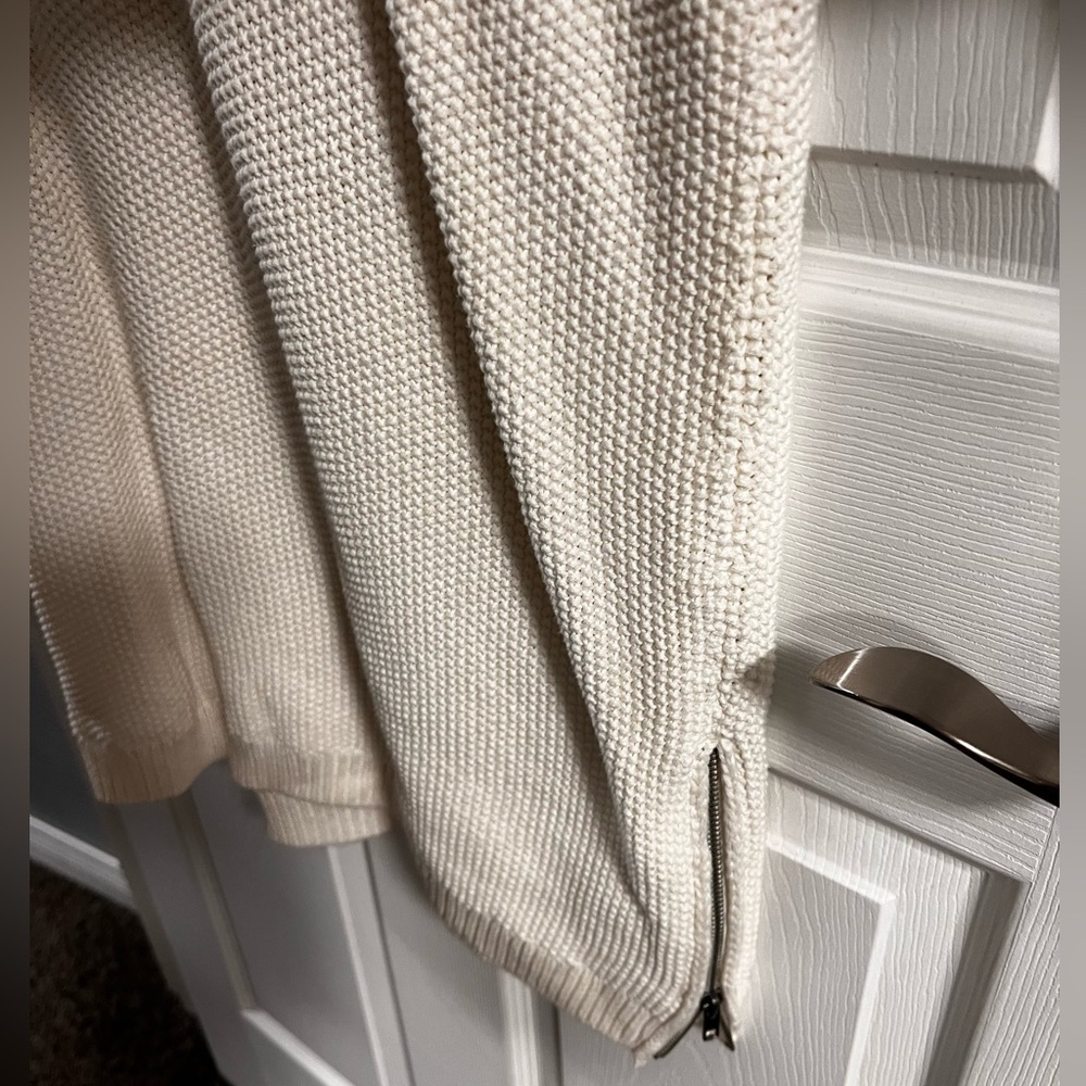 Knit sweater - Picture 2 of 2